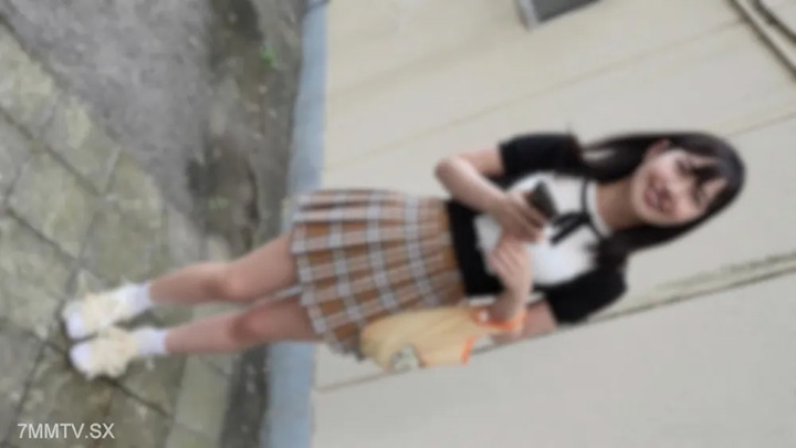 fc2-ppv-4719305-3天!一半!第一次拍攝-半淘汰賽半間接她抬頭看著,將原始公雞放回陰道內,射精在她體內