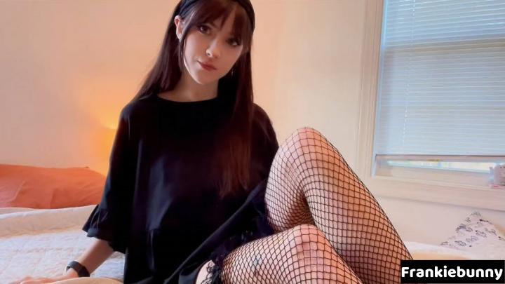 面容精致,极品身材的主播【Frankiebunny】更新福利第六部